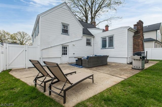 636 Roosevelt St, Westfield Town, NJ 07090