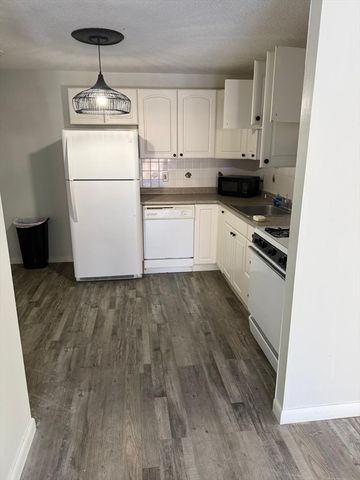 351 Pawtucket Blvd 29, Lowell, MA 01854