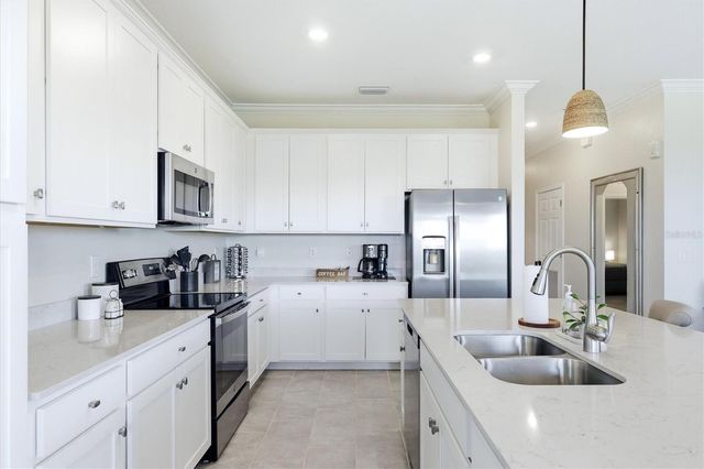 18008 GAWTHROP DRIVE 401, Bradenton, FL 34211