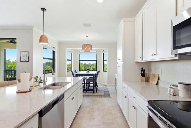 18008 GAWTHROP DRIVE 401, Bradenton, FL 34211