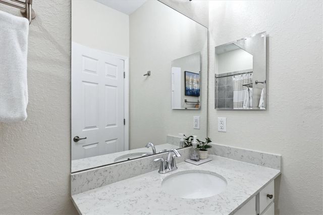 18008 GAWTHROP DRIVE 401, Bradenton, FL 34211