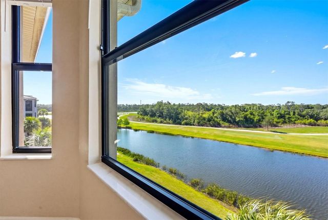 18008 GAWTHROP DRIVE 401, Bradenton, FL 34211