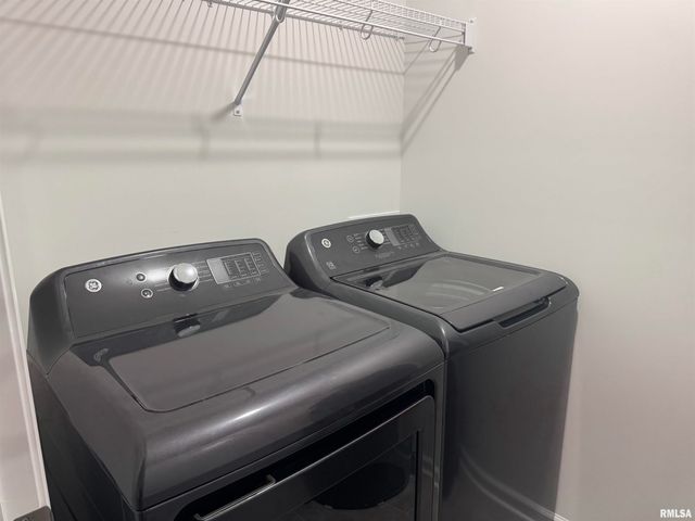 5894 BUTTERFIELD Drive, Bettendorf, IA 52722