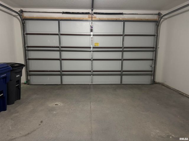 5894 BUTTERFIELD Drive, Bettendorf, IA 52722