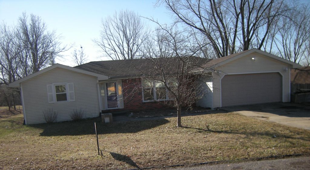 6706 E LITTLE VALLEY DR, Columbia, MO 65202