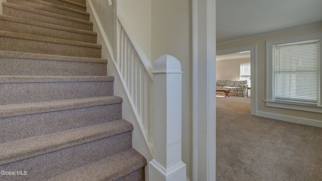 37 E 8th Avenue, Gloversville, NY 12078