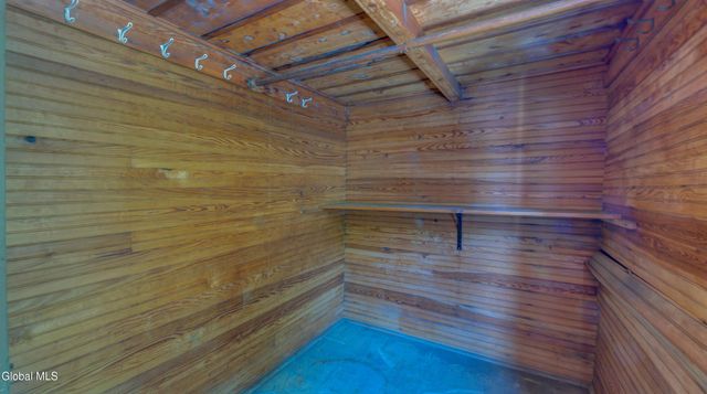 37 E 8th Avenue, Gloversville, NY 12078