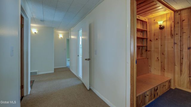 37 E 8th Avenue, Gloversville, NY 12078
