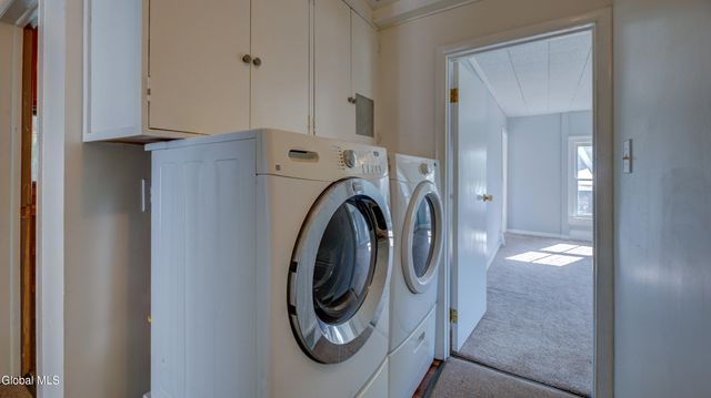 37 E 8th Avenue, Gloversville, NY 12078