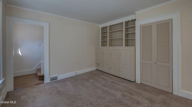 37 E 8th Avenue, Gloversville, NY 12078