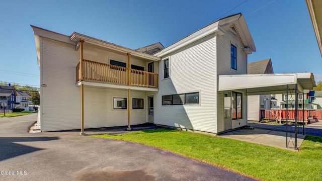 37 E 8th Avenue, Gloversville, NY 12078