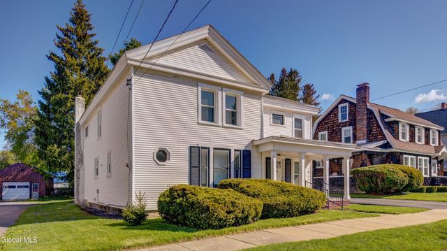 37 E 8th Avenue, Gloversville, NY 12078