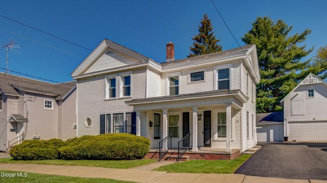 37 E 8th Avenue, Gloversville, NY 12078