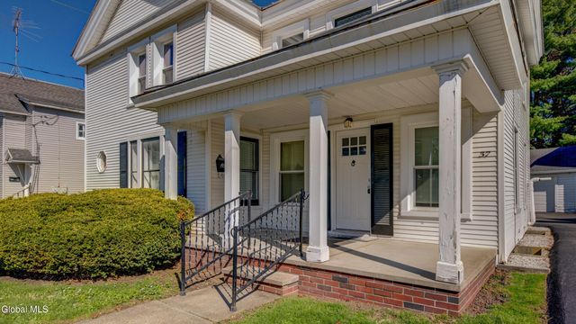 37 E 8th Avenue, Gloversville, NY 12078