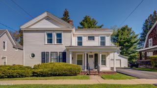 37 E 8th Avenue, Gloversville, NY 12078