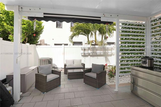 10628 W 33rd Way 0, Hialeah, FL 33018