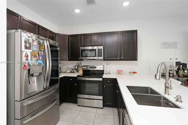 10628 W 33rd Way 0, Hialeah, FL 33018