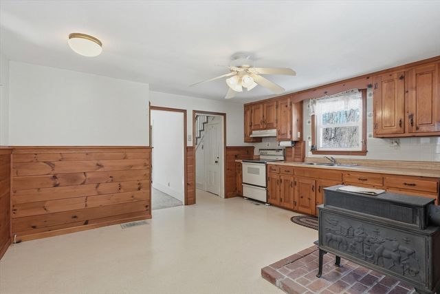 129 Whittier Rd, Haverhill, MA 01830