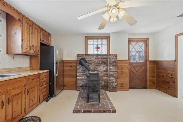 129 Whittier Rd, Haverhill, MA 01830