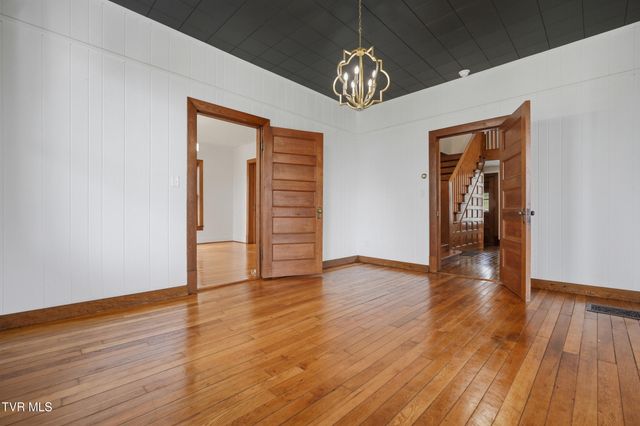 243 Northwest Mason Place, Abingdon, VA 24210
