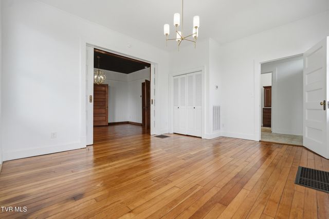 243 Northwest Mason Place, Abingdon, VA 24210