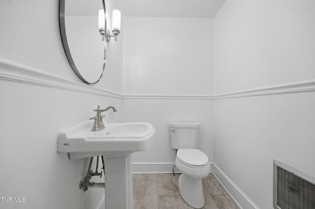 243 Northwest Mason Place, Abingdon, VA 24210