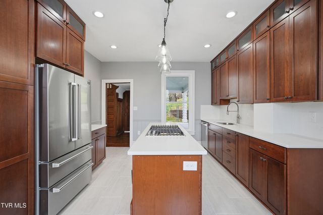 243 Northwest Mason Place, Abingdon, VA 24210