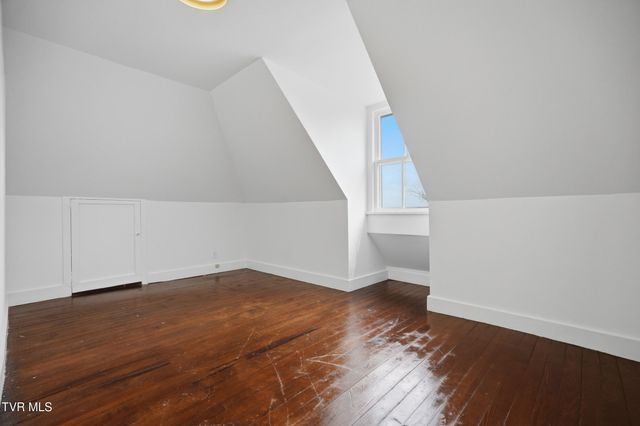 243 Northwest Mason Place, Abingdon, VA 24210