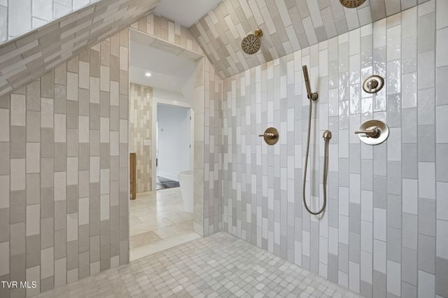243 Northwest Mason Place, Abingdon, VA 24210