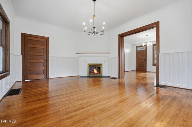243 Northwest Mason Place, Abingdon, VA 24210