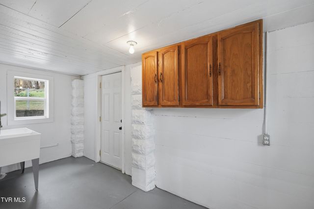 243 Northwest Mason Place, Abingdon, VA 24210