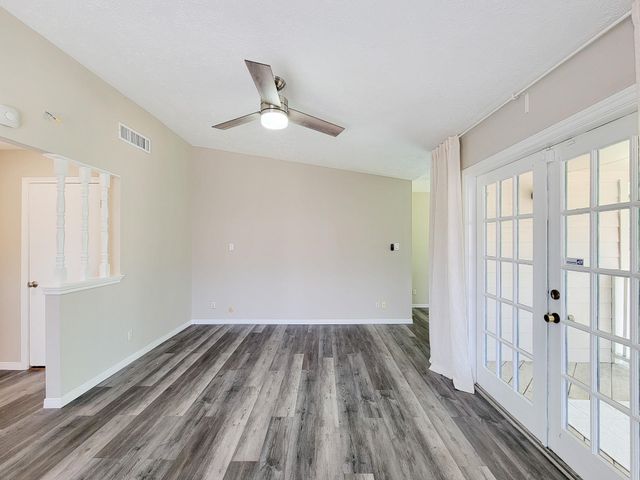 2220 Bering Drive 12, Houston, TX 77057