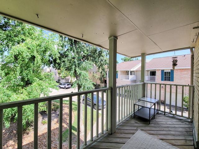 2220 Bering Drive 12, Houston, TX 77057