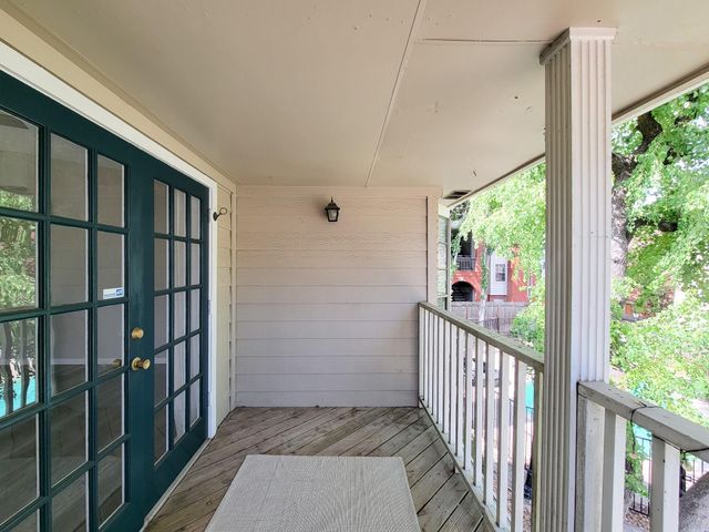 2220 Bering Drive 12, Houston, TX 77057