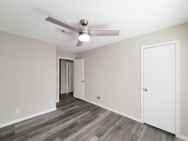 2220 Bering Drive 12, Houston, TX 77057