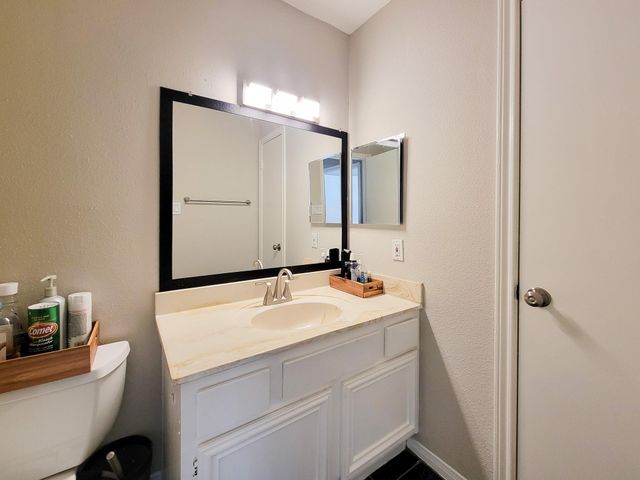 2220 Bering Drive 12, Houston, TX 77057