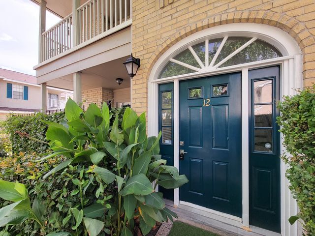 2220 Bering Drive 12, Houston, TX 77057
