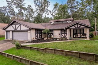 1941 Foxbriar, Huntsville, TX 77340