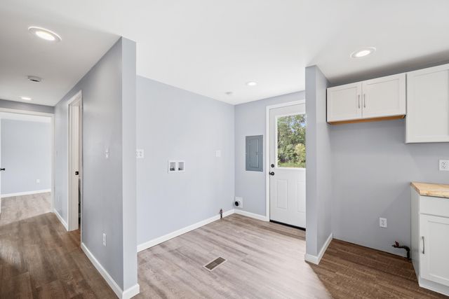 71 Lincoln Avenue, Hobart, IN 46342