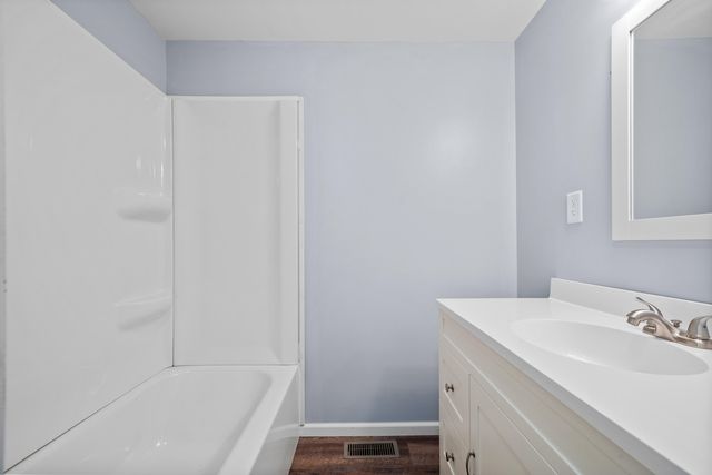 71 Lincoln Avenue, Hobart, IN 46342