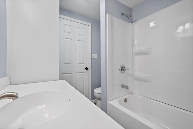 71 Lincoln Avenue, Hobart, IN 46342