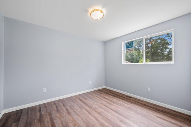 71 Lincoln Avenue, Hobart, IN 46342