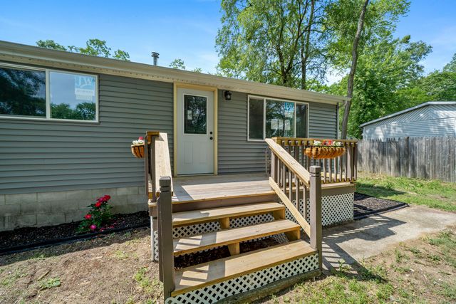 71 Lincoln Avenue, Hobart, IN 46342