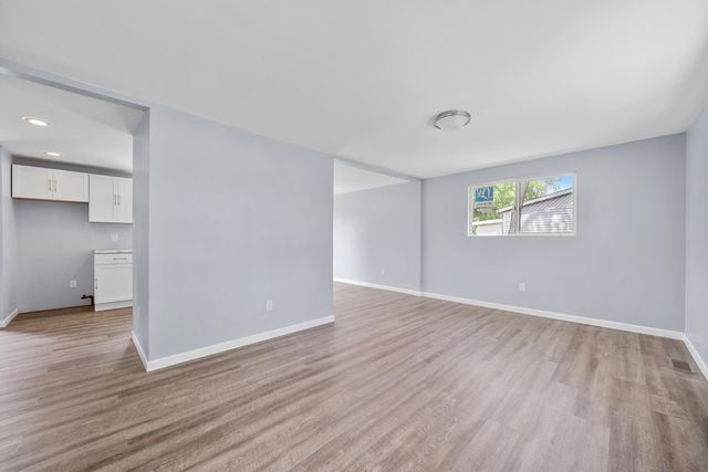 71 Lincoln Avenue, Hobart, IN 46342