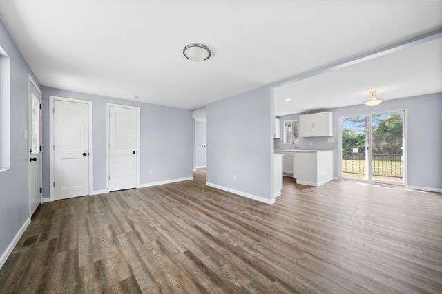 71 Lincoln Avenue, Hobart, IN 46342