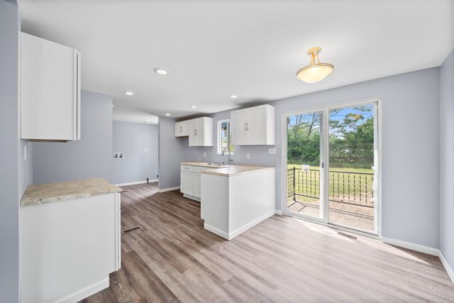 71 Lincoln Avenue, Hobart, IN 46342