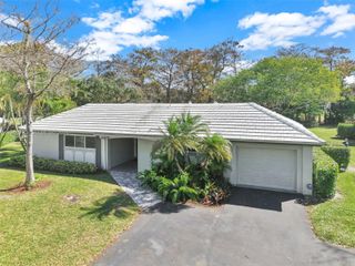 820 E Cypress Ln V-38, Pompano Beach, FL 33069