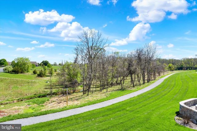 800 AURORA DRIVE, Mechanicsburg, PA 17055