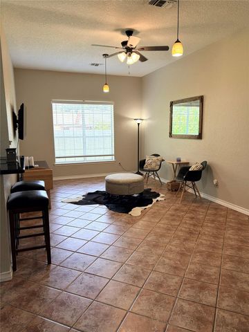 3230 W Meadow Lane, Dickinson, TX 77539