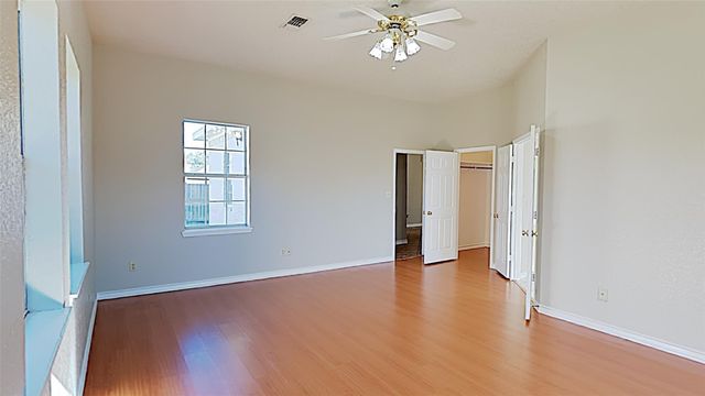 3230 W Meadow Lane, Dickinson, TX 77539